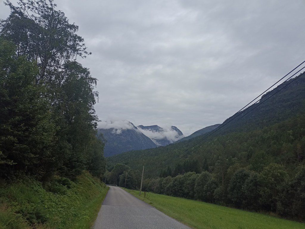 Travelling Ava Arrives on the Island